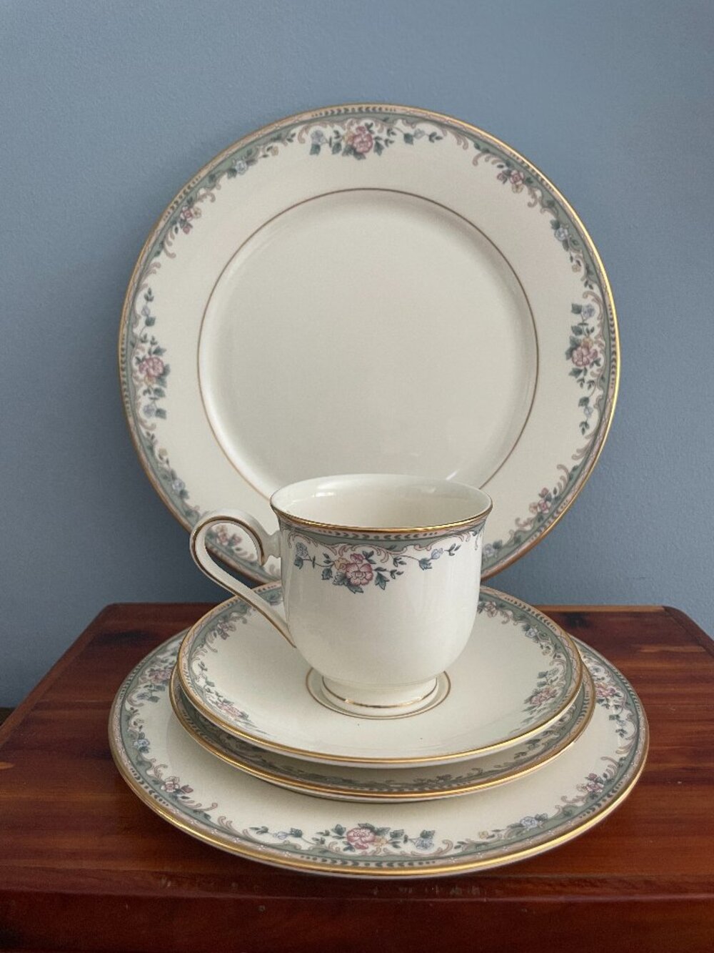 Lenox Fine Bone China Spring Vista American Home Collection 5 Pc Place Setting